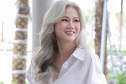 'Hoa hậu tóc bạc' có phong cách trẻ như thanh niên ở tuổi 52