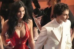 Kylie Jenner nóng bỏng ở Oscar bên Timothée Chalamet