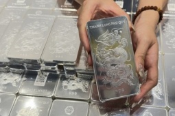 Giá bạc hôm nay 16-3: Giảm nhanh hơn thế giới, người mua bạc lại "méo mặt"