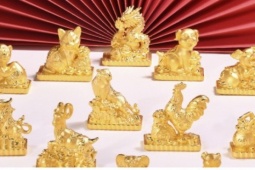 Giá vàng thế giới giảm mạnh, vàng trong nước lại tăng, đắt hơn 24,8 triệu