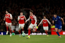 Thần đồng 16 tuổi của Arsenal phá kỷ lục Ngoại hạng Anh, giấc mơ lớn ở phía trước