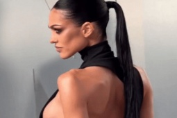 Đỏ mặt vì chiếc váy đi tiệc quá táo bạo của nữ diễn viên 25 tuổi ở Oscar