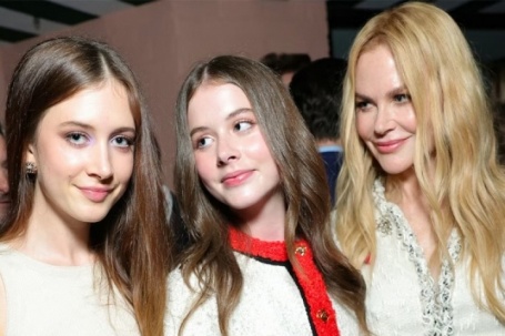 Hai con gái tuổi teen của Nicole Kidman khoe sắc bên mẹ ở tiệc tiền Oscar