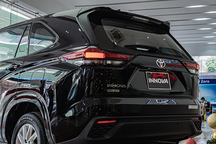 Toyota Innova Cross G hứa hẹn tiếp tục thu hút khách Việt.