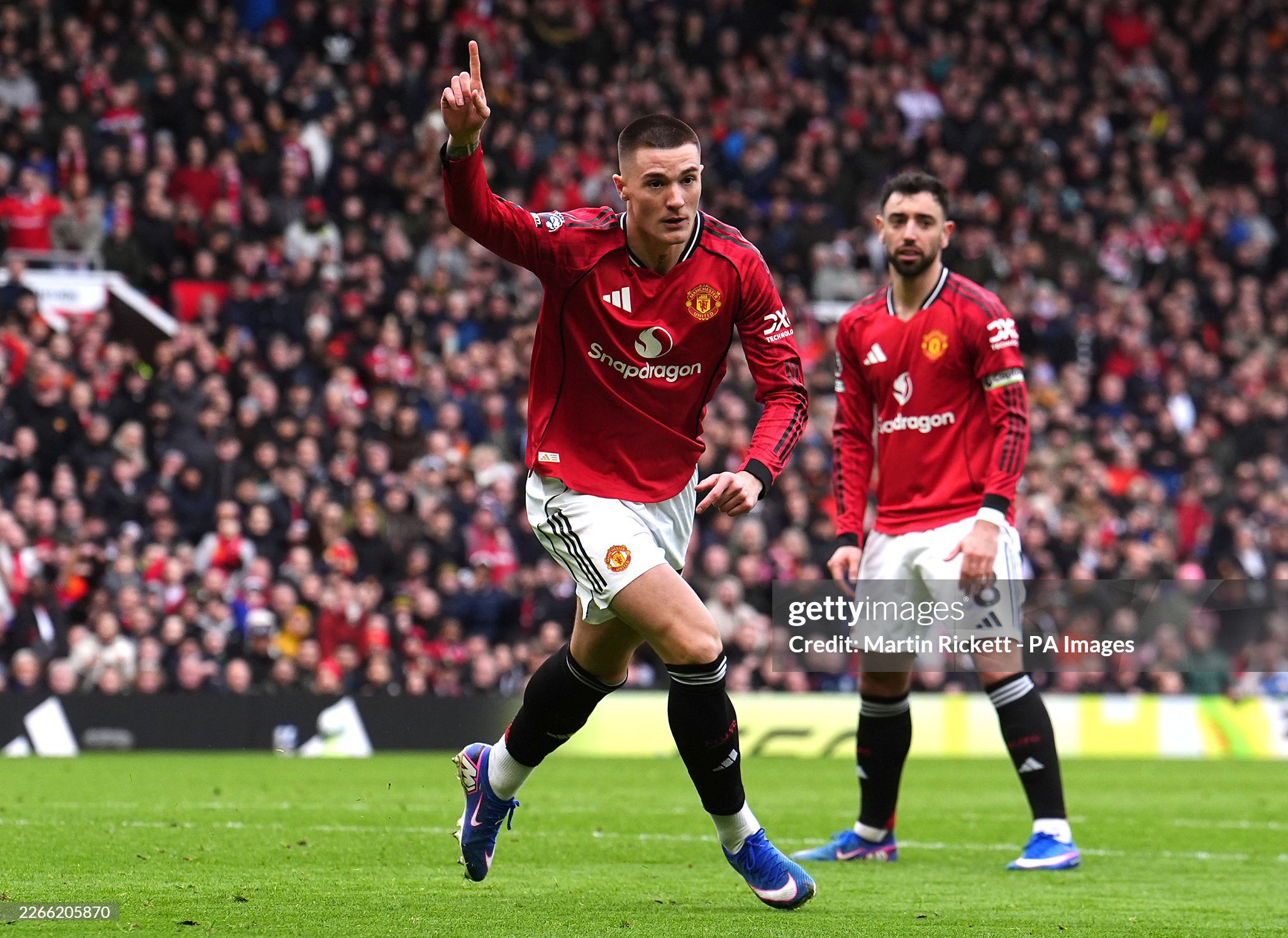 Sesko tiếp tục ghi bàn từ ghế dự bị