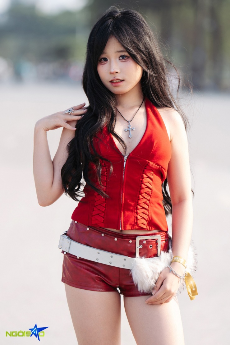 Fan nữ hóa cô dâu đi gặp các nam thần tại concert Anh trai Say hi - 7