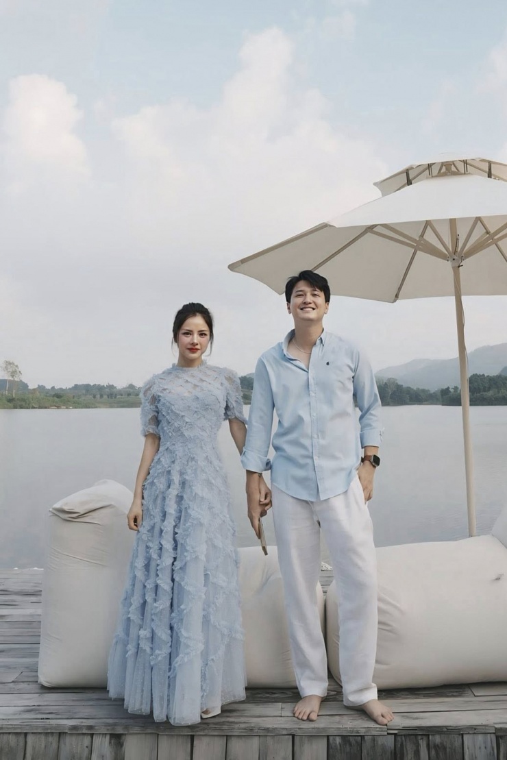 Vợ chồng Bạch Lan Phương - Huỳnh Anh mặc đồng điệu 'đi khắp thế gian' - 1