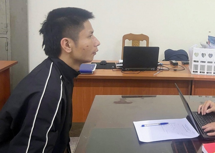 Bùi Văn Dũng tại cơ quan công an. 