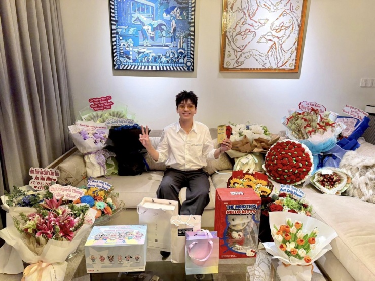 Ảnh sao 17/3: Lộ Lộ chăm con giúp chồng quá cố - 2