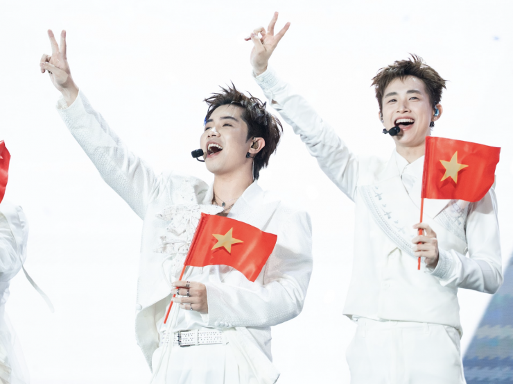 Dàn anh trai khuấy đảo Mỹ Đình - 1