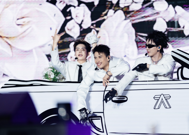 Dàn anh trai khuấy đảo Mỹ Đình - 6