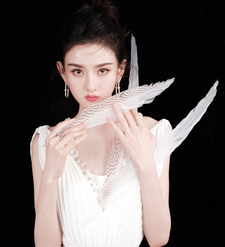 Nhóm tiểu hoa đán sinh sau năm 1995 đang là những ngôi sao hoạt động tích cực nhất, được giao nhiều vai chính trong các phim ngôn tình.