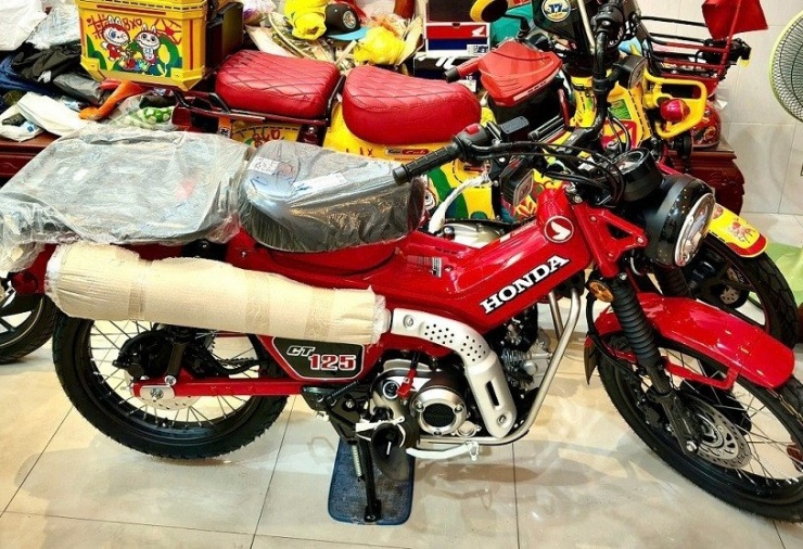 Honda CT125 độ theo phong cách 'cải lương' độc nhất của chủ xe Sài Gòn - 1