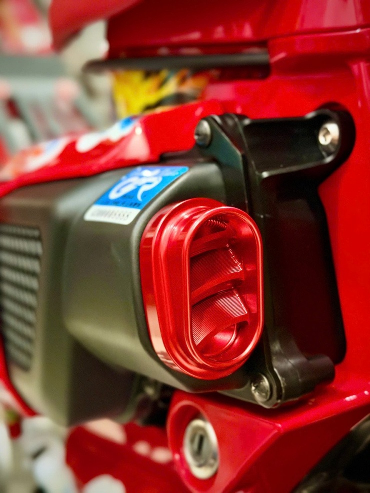 Honda CT125 độ theo phong cách 'cải lương' độc nhất của chủ xe Sài Gòn - 12