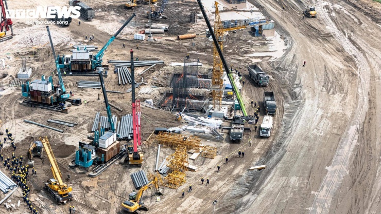 Sân vận động Trống Đồng dự kiến hoàn thành vào năm 2028. Các hạng mục còn lại của Khu đô thị thể thao Olympic được đặt mục tiêu hoàn tất vào khoảng năm 2035.