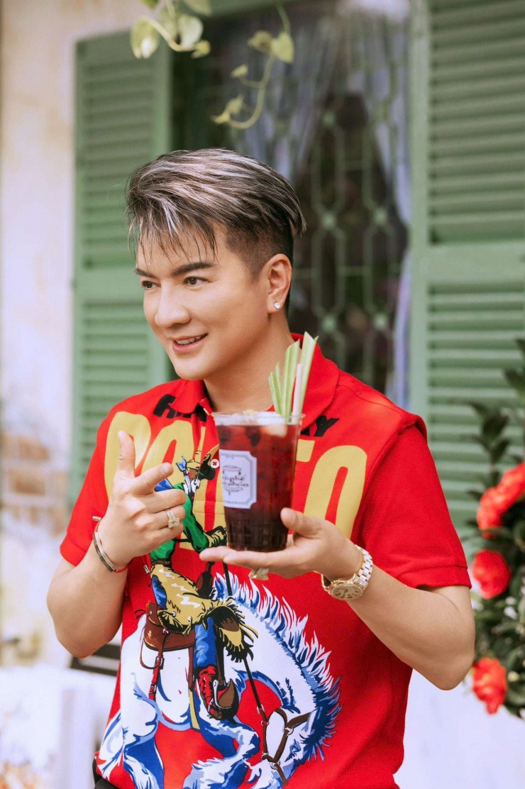 “Ông hoàng nhạc Việt” Đàm Vĩnh Hưng lên tiếng chuyện bỏ hát bán... cà phê - 2