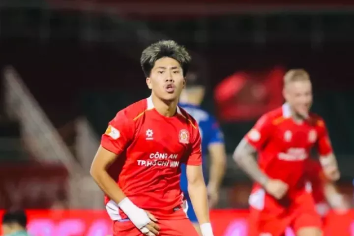 Cầu thủ 19 tuổi làm lu mờ cả Đình Bắc, Tiến Linh tại V-League