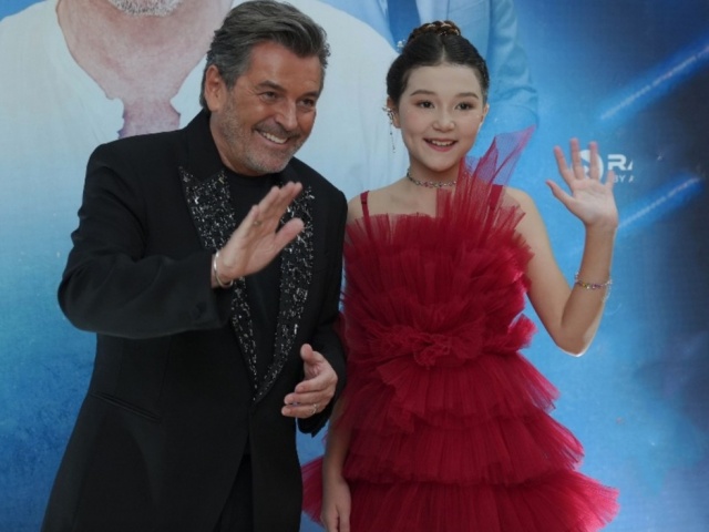 'Thần đồng' thạo 4 ngôn ngữ, từng chung sân khấu với huyền thoại Modern Talking