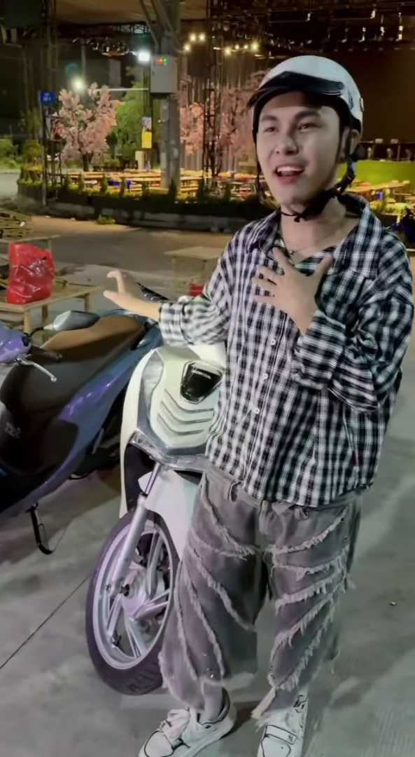 Nam nhân viên trúng độc đắc 18 tỉ đồng tiếp tục làm điều bất ngờ - 1