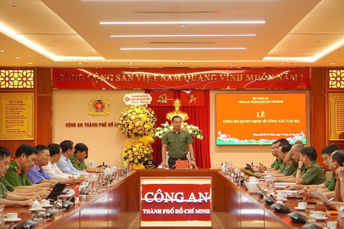 Giám đốc Công an TPHCM, Trung tướng Mai Hoàng chủ trì buổi lễ