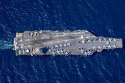 Hơn 600 thuỷ thủ Mỹ 'vật lộn' với đám cháy kéo dài 30 giờ trên tàu sân bay USS Gerald R. Ford