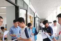 Tuyển sinh lớp 10 ở Hà Nội: Cách đăng kí nguyện vọng để không ‘trắng tay’