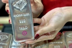 Giá bạc hôm nay 17-3: Bất ngờ tăng nhanh hơn vàng