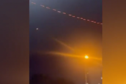 Vòi rồng đạn: Pháo Gatling tại Đại sứ quán Mỹ ở Iraq bắn 4.500 viên mỗi phút đánh chặn tên lửa Iran