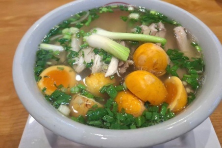 Hàng quán tăng giá, dân văn phòng rủ nhau mang cơm nhà đi làm