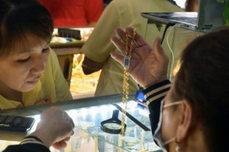 Giá vàng hôm nay, 17-3: Sụt giảm rất mạnh