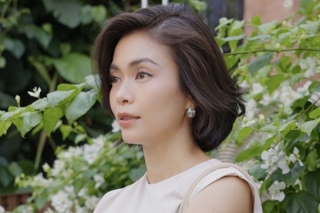 Khám túi sao: Mâu Thủy luôn mang sợi dây chuyền may mắn bên người