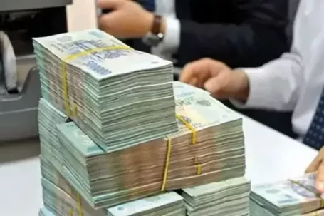 Vì sao nhiều người mang tiền gửi ngân hàng?