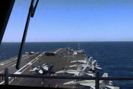VIDEO: CENTCOM hé lộ hậu trường vận hành bay trên tàu sân bay Mỹ