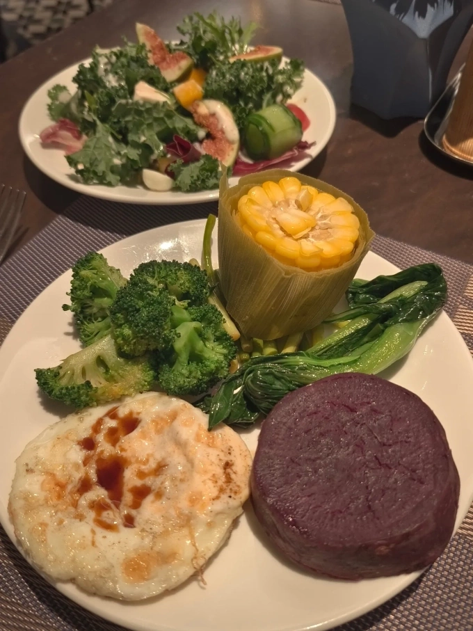 Bữa sáng của Lily luôn có nhiều chất xơ từ rau củ.