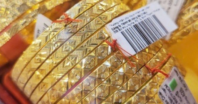 Sáng 17-3, giá vàng miếng SJC giảm trở lại, vẫn...