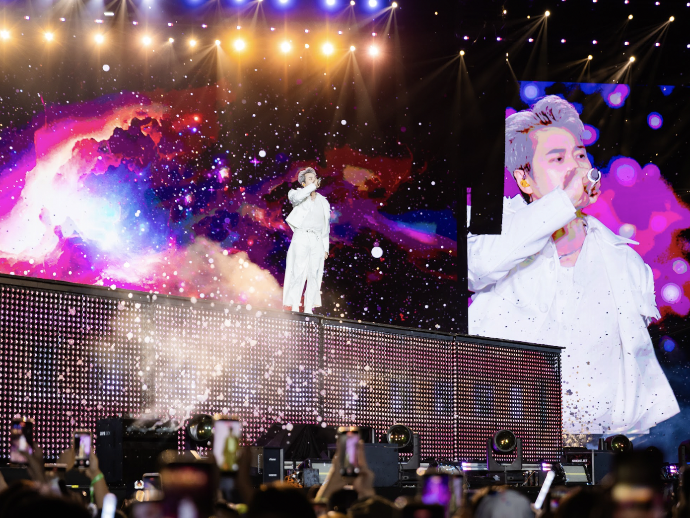 Dàn anh trai khuấy đảo Mỹ Đình - 15