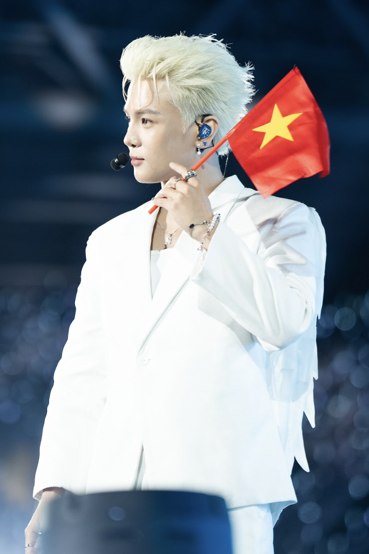 Dàn anh trai khuấy đảo Mỹ Đình - 4