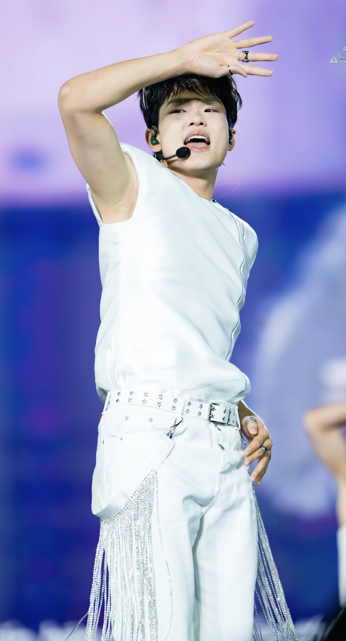 Dàn anh trai khuấy đảo Mỹ Đình - 10