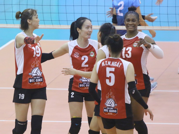 Tương tai của các cầu thủ CLB Hóa chất Đức Giang đang bị bỏ ngỏ