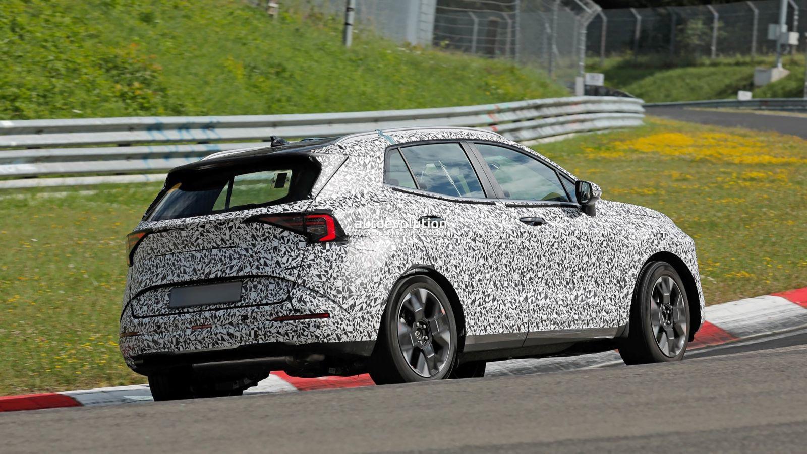 Phiên bản hybrid (HEV) dự kiến sử dụng hệ thống thế hệ mới với mô-tơ điện mạnh hơn.