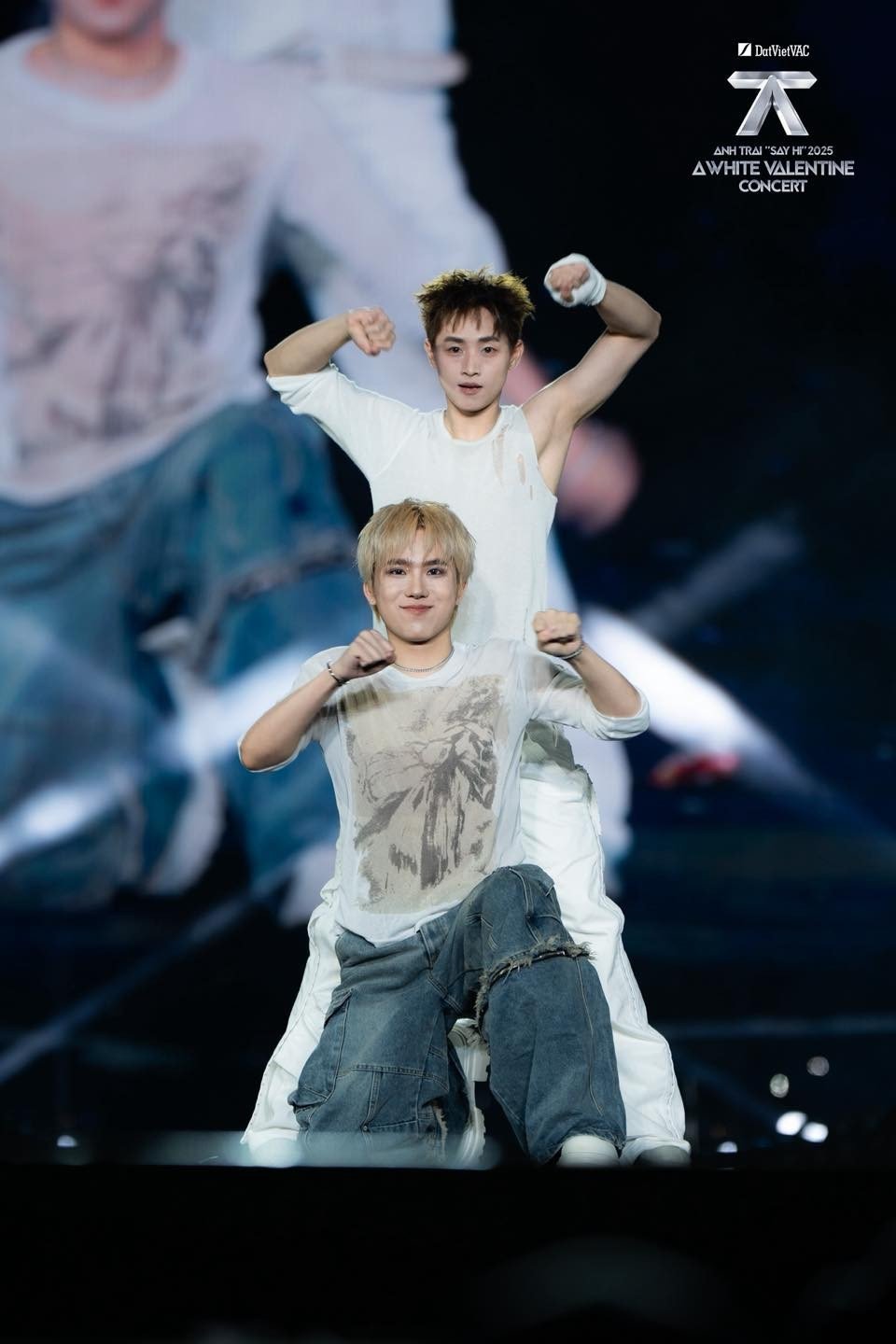 Dàn anh trai khuấy đảo Mỹ Đình - 32