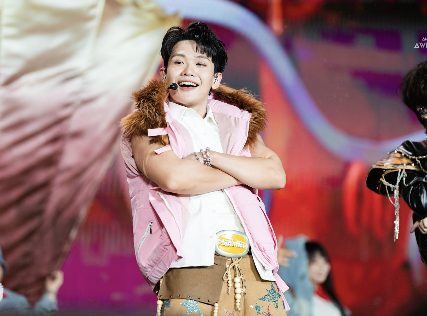 Dàn anh trai khuấy đảo Mỹ Đình - 28