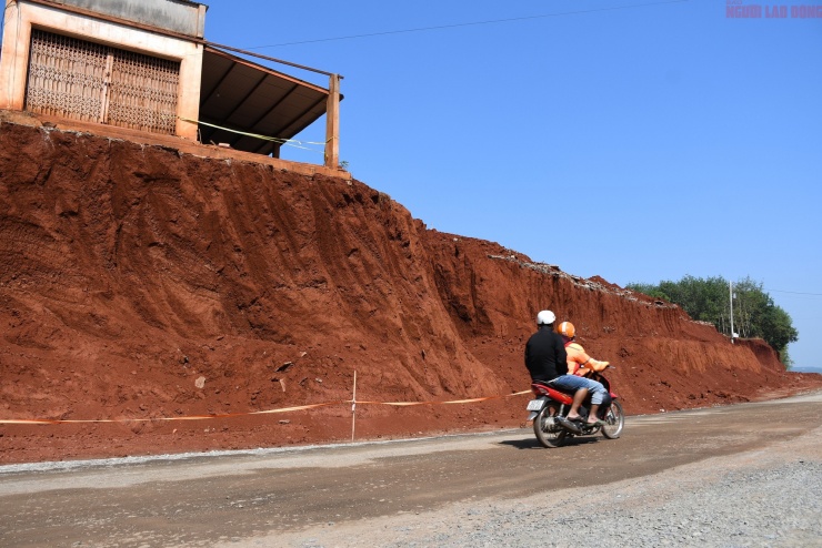 Ngay sau đó, UBND xã Tân Lợi 3 lần có công văn kiến nghị cấp trên