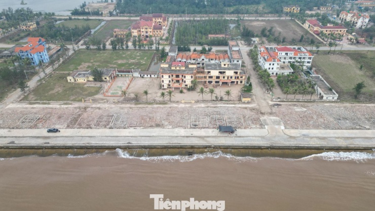 Theo quy hoạch chung được tỉnh Nam Định cũ phê duyệt (trước khi sáp nhập với Ninh Bình), Quất Lâm được định hướng trở thành đô thị du lịch ven biển đến năm 2030, phát triển theo mô hình sinh thái, dịch vụ - nghỉ dưỡng gắn với kinh tế biển. Khu vực này cũng nằm trong tầm nhìn của các dự án du lịch, nghỉ dưỡng quy mô lớn.