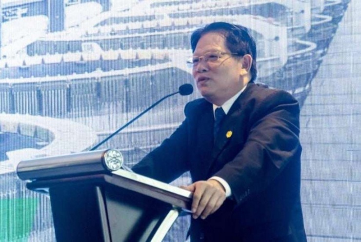 Ông Đào Hữu Huyền, Chủ tịch HĐQT Tập đoàn Hóa chất Đức Giang, bị khởi tố về 3 tội: vi phạm quy định về kế toán gây hậu quả nghiêm trọng; vi phạm quy định về khai thác tài nguyên; gây ô nhiễm môi trường.&nbsp;