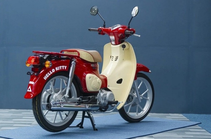 Xe máy bản đặc biệt giá đắt đỏ vài trăm triệu, hút khách đại gia tại Việt Nam - 5