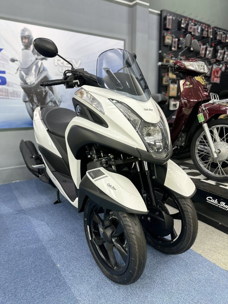 Xe ba bánh độc lạ Yamaha Tricity 155.