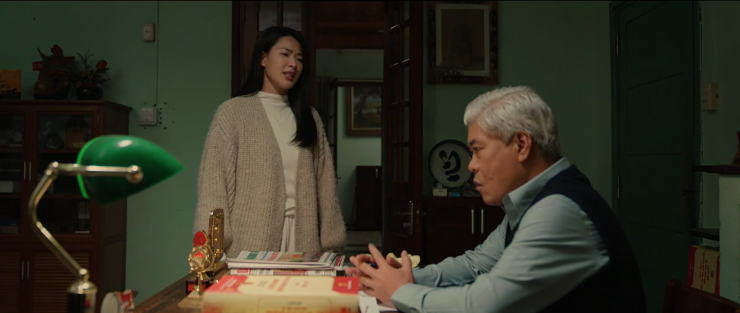 Lam Anh chia sẻ thẳng thắn với bố trước việc Minh Kiên bị điều về đơn vị. Ảnh VTV