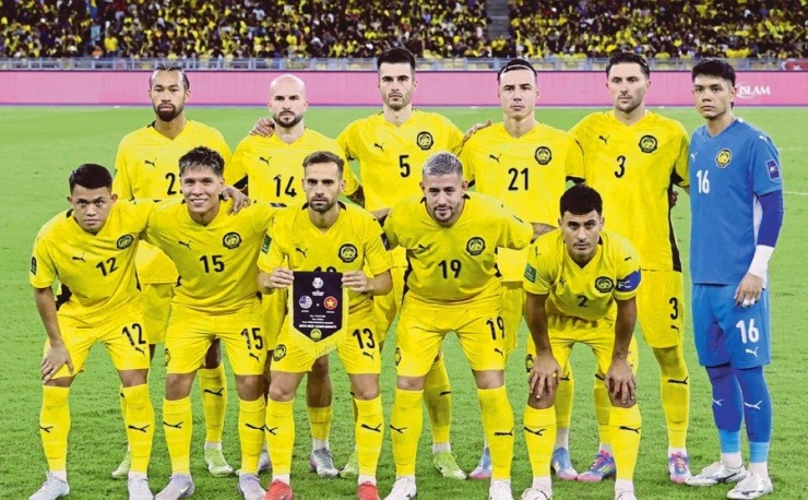 ‘Án phạt làm xấu hổ hình ảnh nền bóng đá’