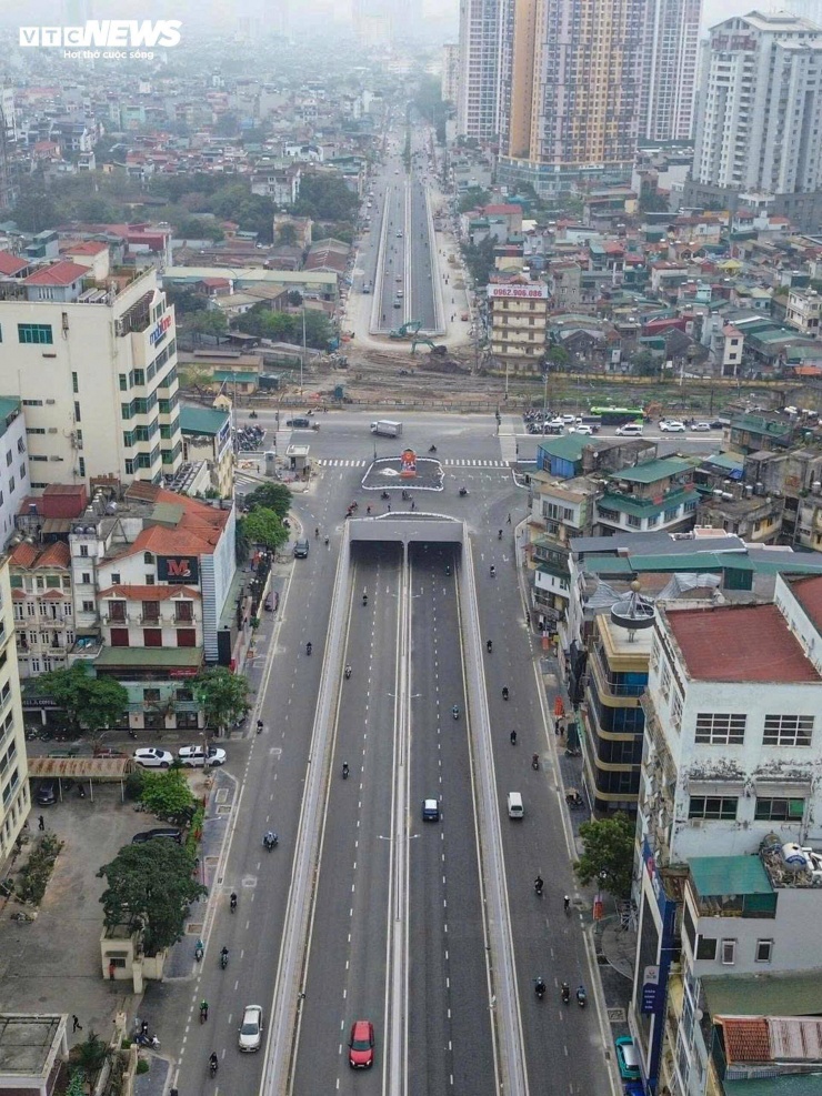 Theo phương án mới, cầu vượt sẽ được bổ sung theo hướng trục Giải Phóng, giúp các phương tiện lưu thông liên tục qua nút giao mà không phải dừng chờ đèn.